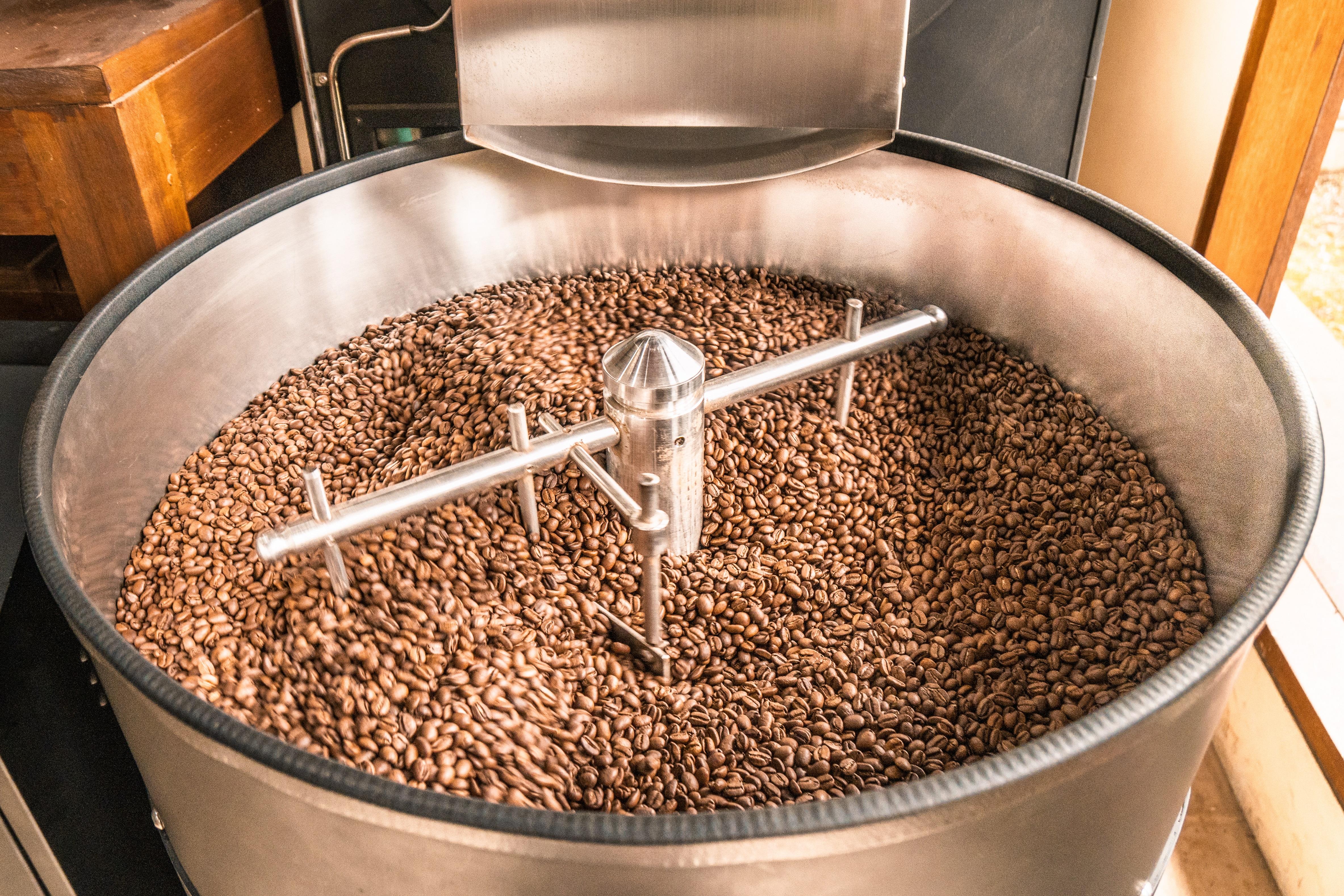 Munduk Moding Plantation Nature Resort Exteriör bild Coffee beans cooling in a drum