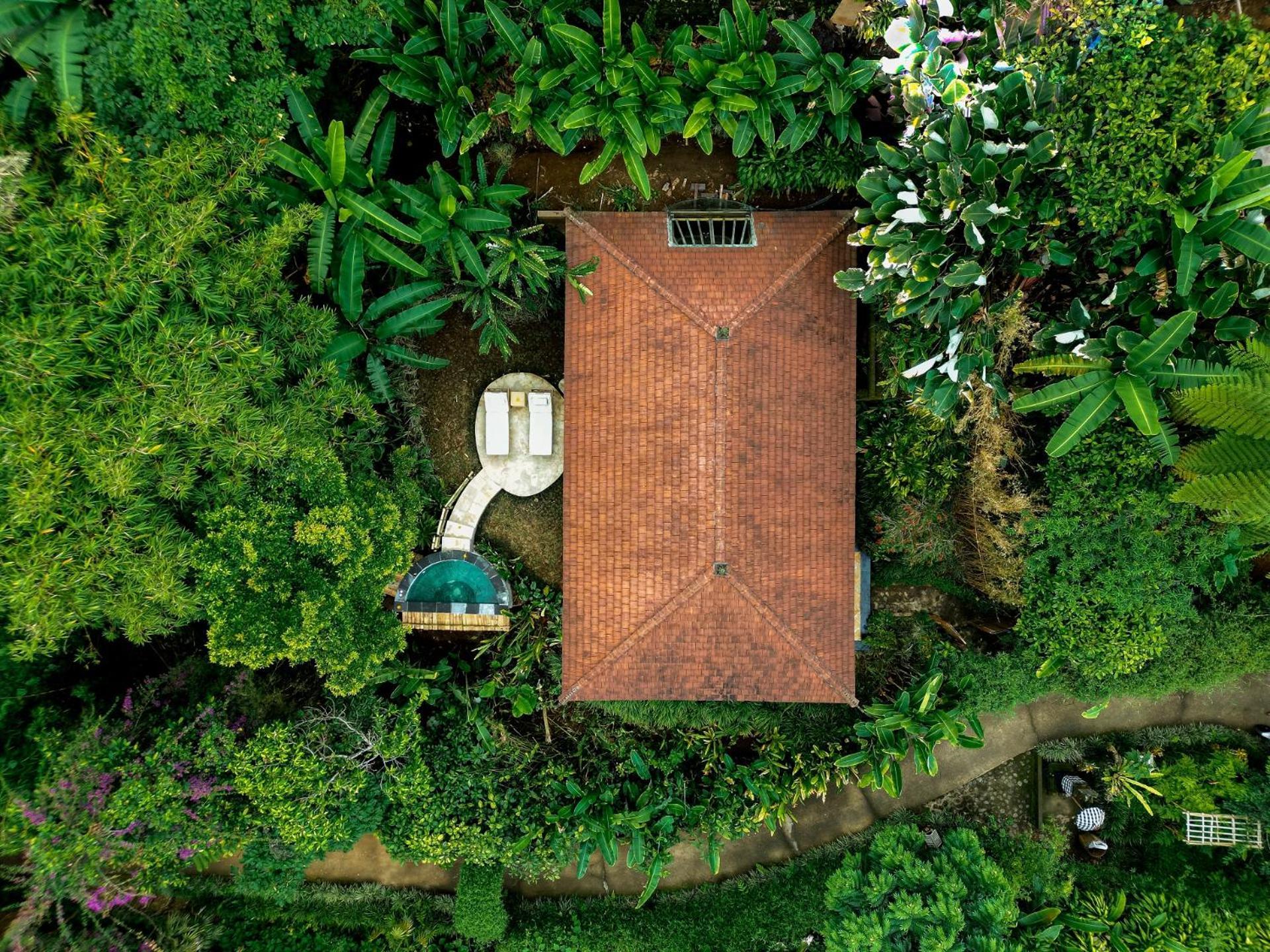 Munduk Moding Plantation Nature Resort Exteriör bild The house of the 10th Dalai Lama