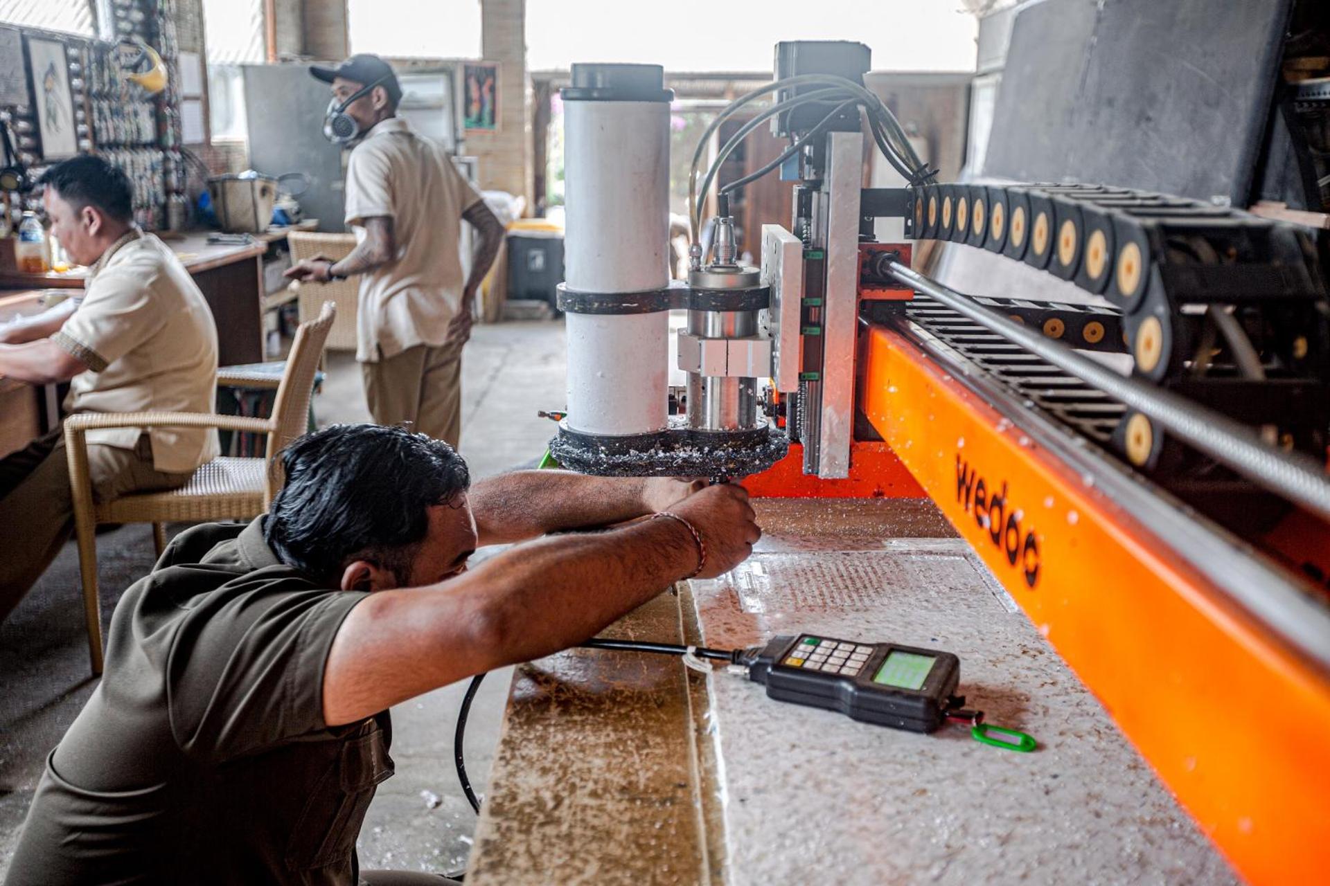 Munduk Moding Plantation Nature Resort Exteriör bild A CNC machine in India